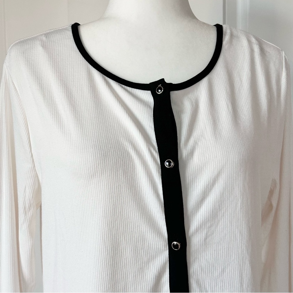 New Badgley Mischka White Cardigan Top Black Trim Bow Ribbon Cuffs Chic Ribbed - Picture 7 of 15